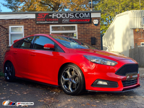 Ford Focus  2.0T EcoBoost ST-2 5dr LOW OWNERS! FULL SERVICE HISTORY! COMPLETELY STANDAR