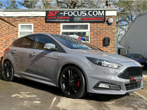 Ford Focus  2.0T EcoBoost ST-3 5dr FULL SERVICE HISTORY! COMPLETELY STANDARD AND ORIGIN