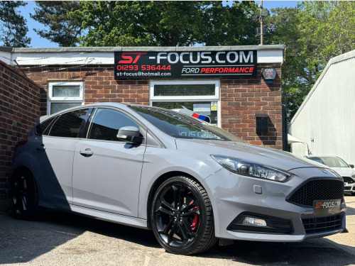 Ford Focus  2.0T EcoBoost ST-3 5dr  FULL SERVICE HISTORY! COMPLETELY STANDARD AND ORIGI