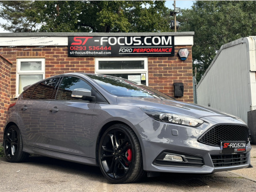 Ford Focus  2.0T EcoBoost ST-3 5dr LOW MILES! COMPLETELY STANDARD! FULL SERVICE HISTORY