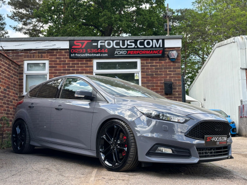 Ford Focus 2.0T EcoBoost ST-3