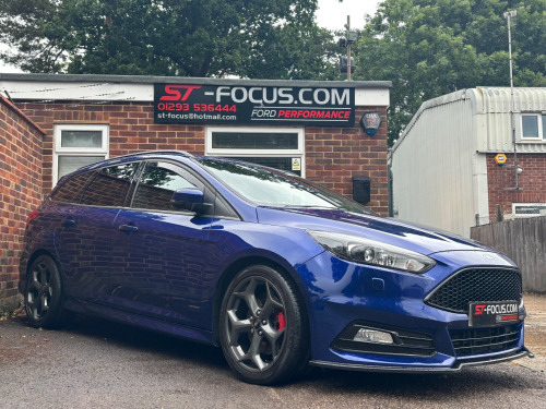 Ford Focus  2.0T EcoBoost ST-3 Estate 5dr Petrol. LOW MILEAGE! LOW OWNERS! FULL FORD SE