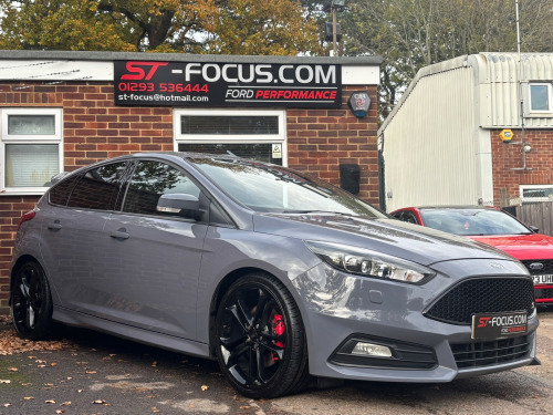 Ford Focus  2.0T EcoBoost ST-3 5dr LOW MILES COMPLETELY STANDARD FULL SERVICE HISTORY S