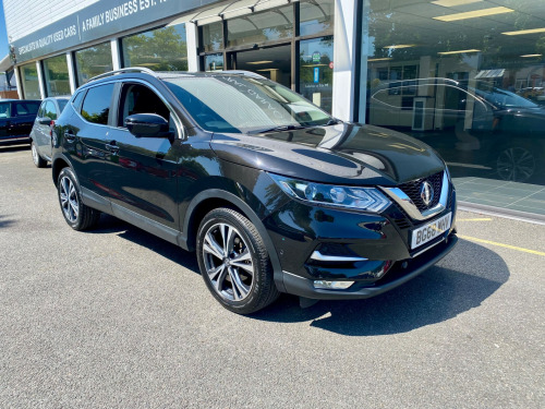 Nissan Qashqai  1.3 DIG-T N-Connecta SUV 5dr Petrol Manual Euro 6 (s/s) (140 ps)