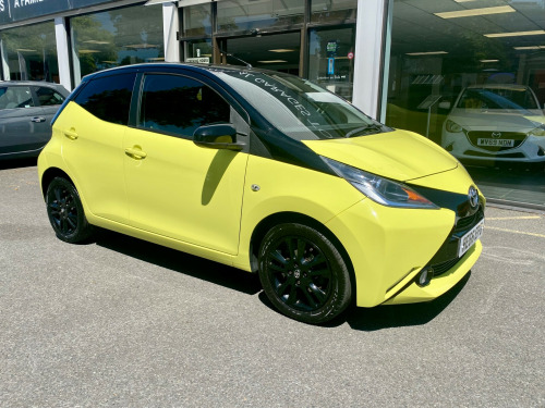 Toyota AYGO  1.0 VVT-i x-cite 3 Yellow Bi-Tone Hatchback 5dr Petrol Manual Euro 6 (68 ps
