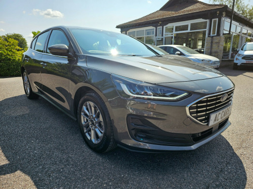 Ford Focus  TITANIUM 5-Door