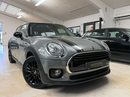 MINI Clubman  1.5 Cooper (Black Pack) Estate 6dr Petrol Auto Euro 6 (s/s) (136 ps)