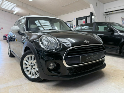 MINI Hatch  1.5 Cooper Hatchback 5dr Petrol Auto Euro 6 (s/s) (136 ps)
