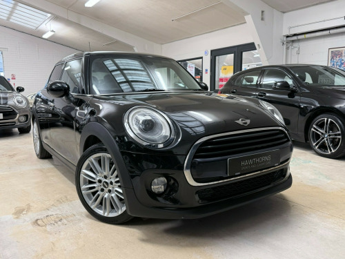 MINI Hatch  1.5 Cooper Hatchback 5dr Petrol Auto Euro 6 (s/s) (136 ps)