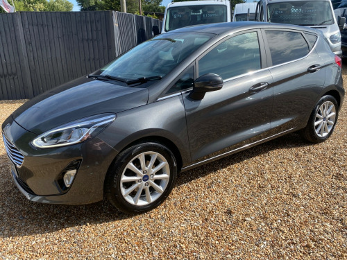 Ford Fiesta TITANIUM 5-Door