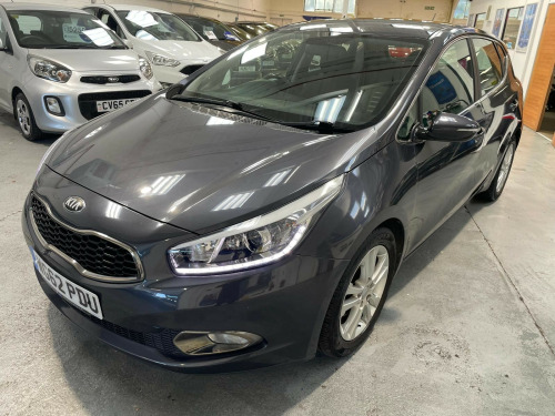 Kia ceed  1.6 GDi EcoDynamics 2 Hatchback 5dr Petrol Manual Euro 5 (s/s) (133 bhp)