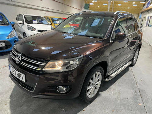 Volkswagen Tiguan  2.0 TDI BlueMotion Tech SE SUV 5dr Diesel Manual 4WD Euro 5 (s/s) (140 ps)