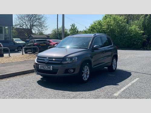 Volkswagen Tiguan  2.0 TDI BlueMotion Tech SE SUV 5dr Diesel Manual 4WD Euro 5 (s/s) (140 ps)