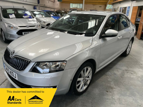 Skoda Octavia  2.0 TDI Elegance Hatchback 5dr Diesel Manual Euro 5 (s/s) (150 ps)