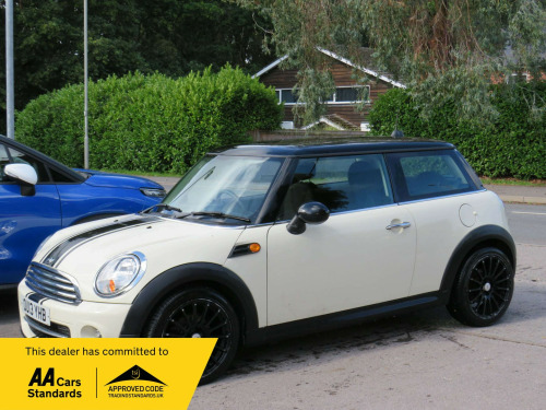 MINI Hatch  1.6 Cooper D Hatchback 3dr Diesel Manual Euro 5 (s/s) (112 ps)