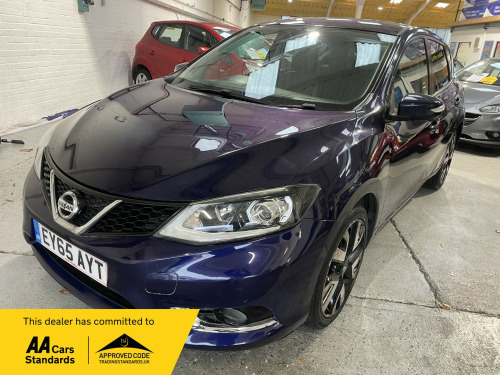 Nissan Pulsar  1.6 DIG-T Tekna Hatchback 5dr Petrol Manual Euro 6 (s/s) (190 ps) 