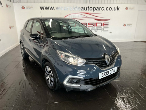 Renault Captur  0.9 PLAY TCE 5d 89 BHP Two keys, FSH, One owner.