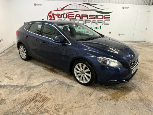 Volvo V40  2.0 D4 SE Lux Nav Hatchback 5dr Diesel Manual Euro