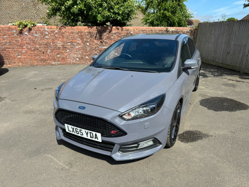 Ford Focus 2.0T ST-3 5-Door