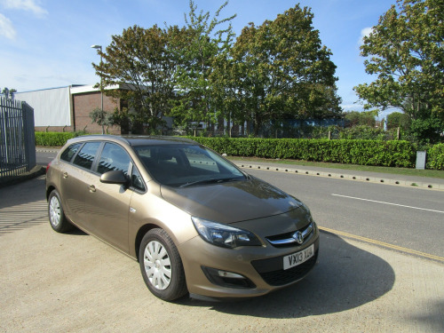 Vauxhall Astra  EXCLUSIV CDTI ECOFLEX S/S 5-Door (20 Pound Road Tax)