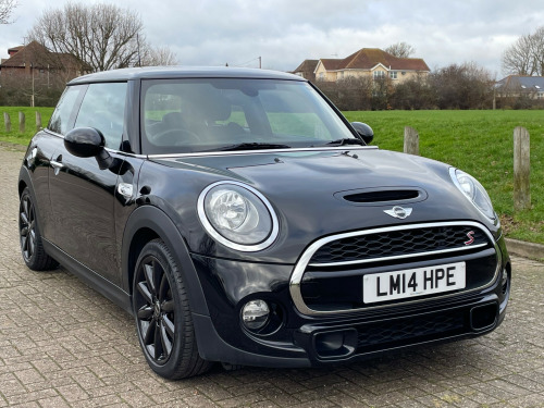 MINI Hatch  2.0 (Chili, Leather, Media XL, Pan Roof) 3dr Auto