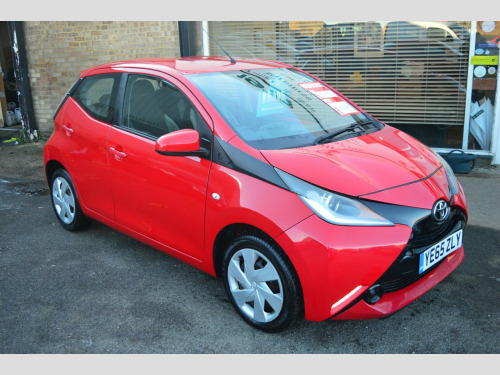 Toyota AYGO  1.0 VVT-i x-play Hatchback 5dr Petrol Manual Euro 5 Euro 5 (68 ps) 