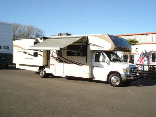 Toyota Minnie Winnie 31B  american motorhome rv BUNKHOUSE MODEL