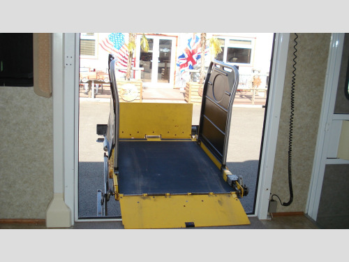 Toyota Vista  American motorhome R.V. Disabled Wheel chair access