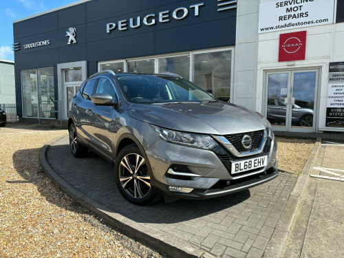 Nissan Qashqai  N-Connecta 1.3 DiG-T 140 [Glass Roof Pack]