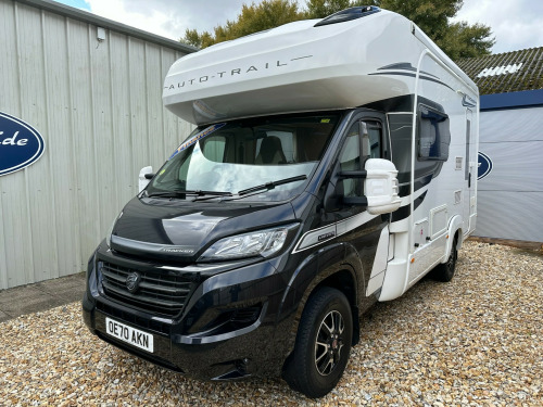 Auto-Trail Tracker  ** BLACK CAB / LEATHER ** 140 BHP ** LONG BENCHES **