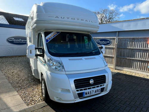 Auto-Trail SCOUT  ** SUPERB FAMILY LAYOUT / 6 BERTH **