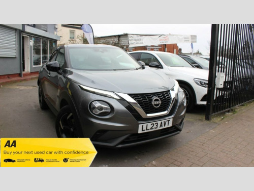 Nissan Juke  1.0 DIG-T N-Connecta SUV 5dr Petrol DCT Auto Euro 