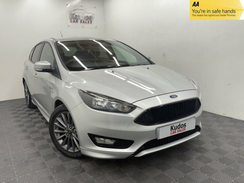 Ford Focus  1.0T EcoBoost ST-Line Hatchback 5dr Petrol Manual 