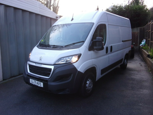 Peugeot Boxer  2.2 BlueHDi 335 Professional Panel Van 5dr Diesel Manual L2 H2 Euro 6 (s/s)