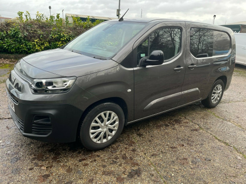 Fiat Doblo  50kWh Maxi Combi Van 6dr Electric Auto (7.4kW OBC) (136 ps)