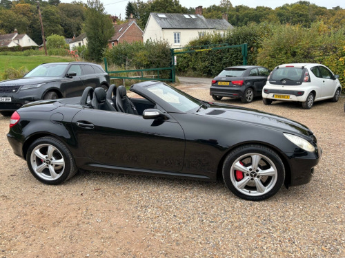 Mercedes-Benz SLK SLK350 3.5 SLK350 Convertible 2dr Petrol Automatic (238 g/km, 272 bhp)