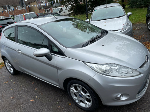 Ford Fiesta  1.4 Zetec Hatchback 3dr Petrol Manual (130 g/km, 94 bhp)