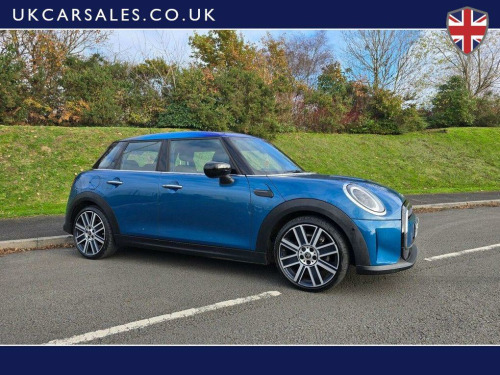 MINI Hatch  1.5 Cooper Exclusive Steptronic Euro 6 (s/s) 5dr