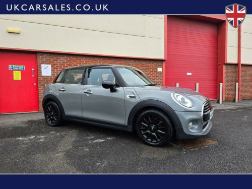 MINI Hatch  1.5 Cooper Classic Euro 6 (s/s) 5dr