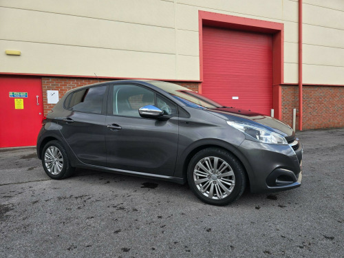 Peugeot 208  1.2 PureTech Signature Euro 6 (s/s) 5dr
