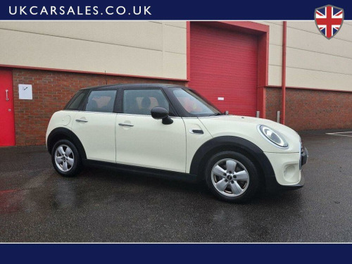 MINI Hatch  1.5 Cooper Euro 6 (s/s) 5dr