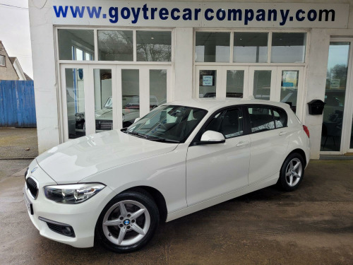 BMW 1 Series  1.5 118i SE 5-door