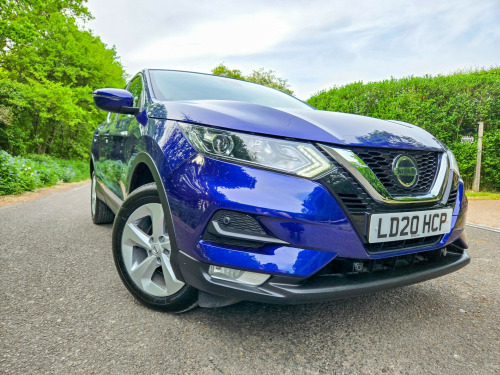Nissan Qashqai  1.3 DIG-T Acenta Premium SUV 5dr Petrol Manual Euro 6 (s/s) (160 ps)