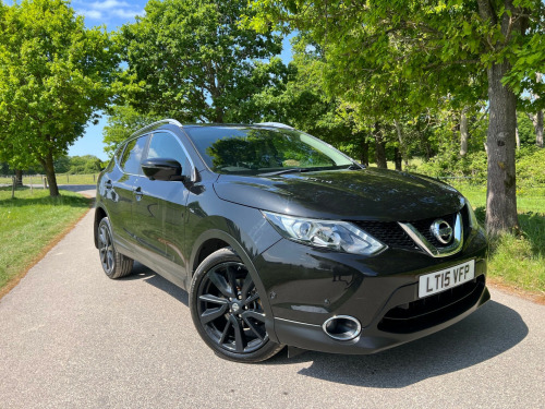 Nissan Qashqai  TEKNA DIG-T 5-Door
