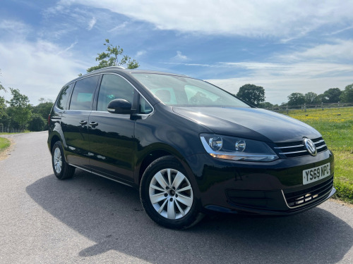 Volkswagen Sharan  SE NAVIGATION TDI DSG 5-Door