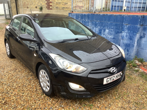 Hyundai i30  1.6 CRDi Blue Drive Classic Hatchback 5dr Diesel Manual Euro 5 (s/s) (110 p 