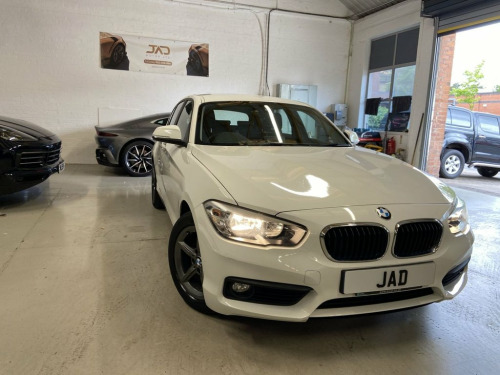 BMW 1 Series  1.5 118i GPF SE Hatchback 5dr Petrol Auto Euro 6 (