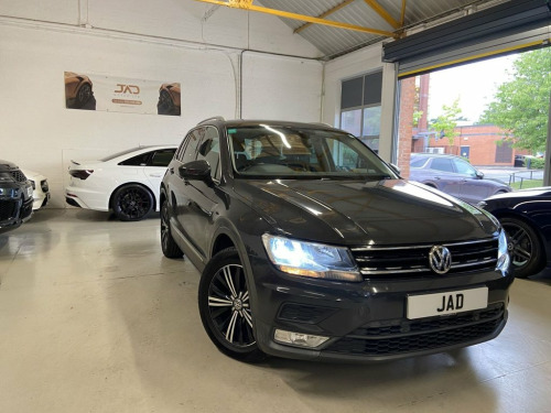Volkswagen Tiguan  2.0 TDI BlueMotion Tech SE Navigation SUV 5dr Dies