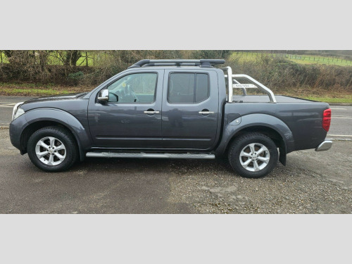 Nissan Navara  2.5 dCi Tekna Auto 4WD Euro 5 4dr