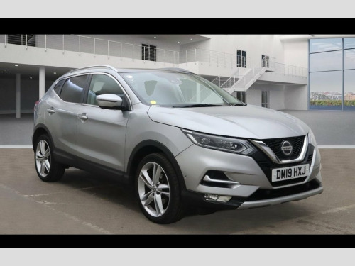 Nissan Qashqai  1.3 DIG-T N-Motion SUV 5dr Petrol Manual Euro 6 (s